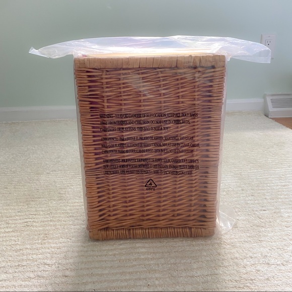 NWT Lilly Pulitzer Wicker Wine Basket - Picture 7 of 8